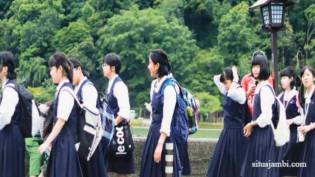 10 Sekolah Menengah Pertama Terbaik di Jepang